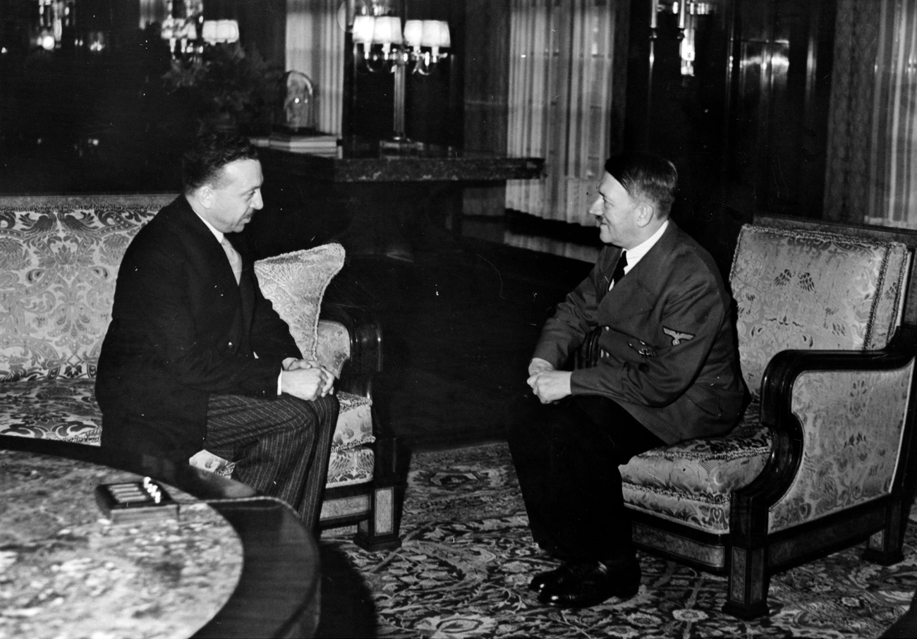 Adolf Hitler in conversation with Bulgarian envoy  Slavtscho Sagoroff in Berlin